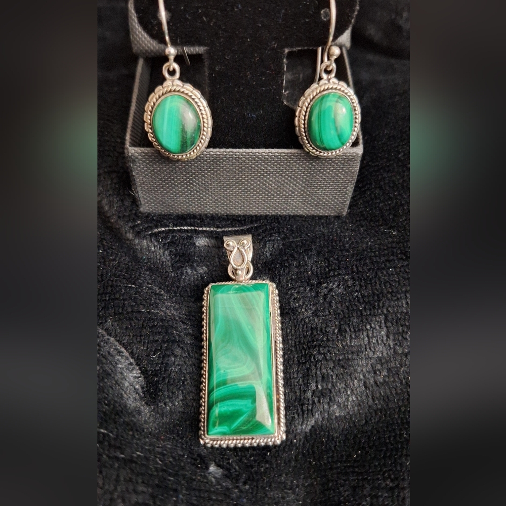Malachite Natural Gemstone Pendant & Earrings Set in Silver